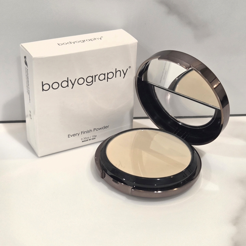 Bodyography Every Finish Powder Pressed Powder Shade #40 Light Medium NEW IN BOX